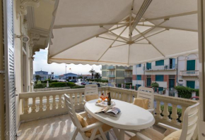Lido Beach apartment